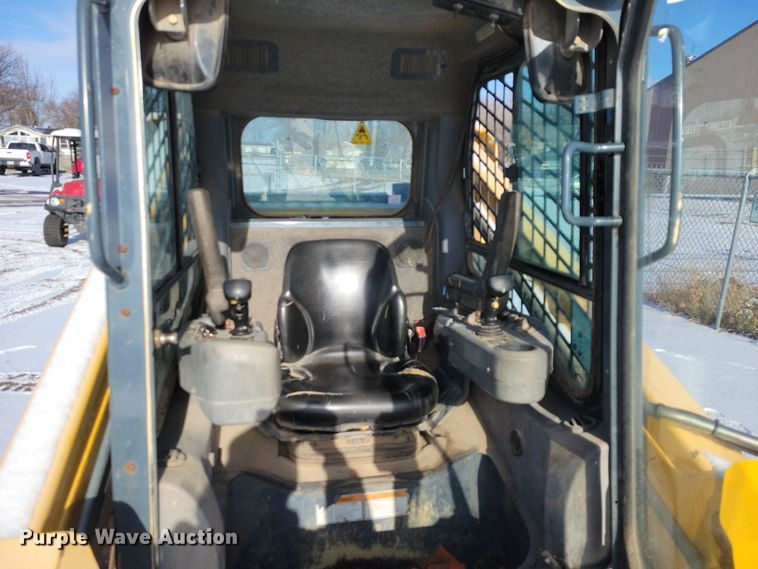 image for item DN3652 2016 Gehl RT175 Gen 2 tracked skid steer loader
