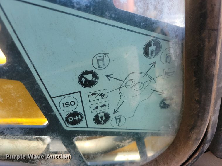 image for item DN3652 2016 Gehl RT175 Gen 2 tracked skid steer loader