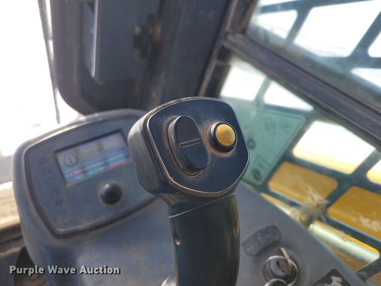 image for item DN3652 2016 Gehl RT175 Gen 2 tracked skid steer loader