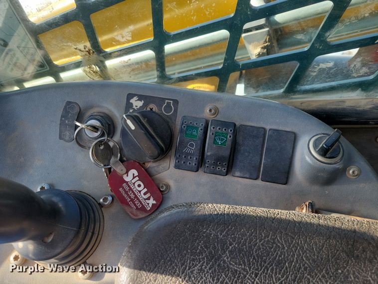 image for item DN3652 2016 Gehl RT175 Gen 2 tracked skid steer loader