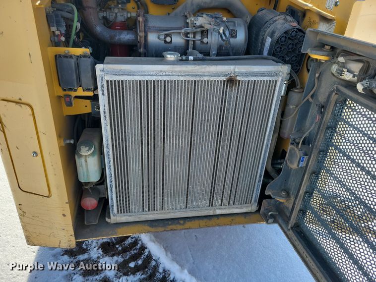 image for item DN3652 2016 Gehl RT175 Gen 2 tracked skid steer loader