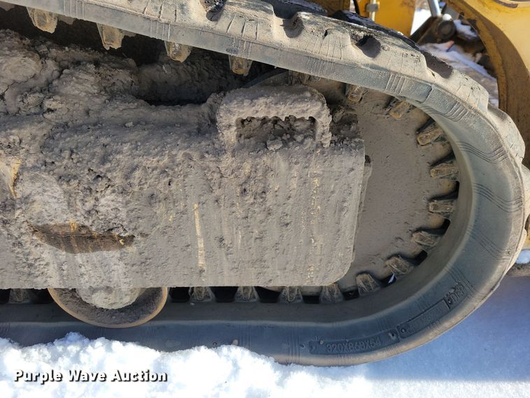 image for item DN3652 2016 Gehl RT175 Gen 2 tracked skid steer loader