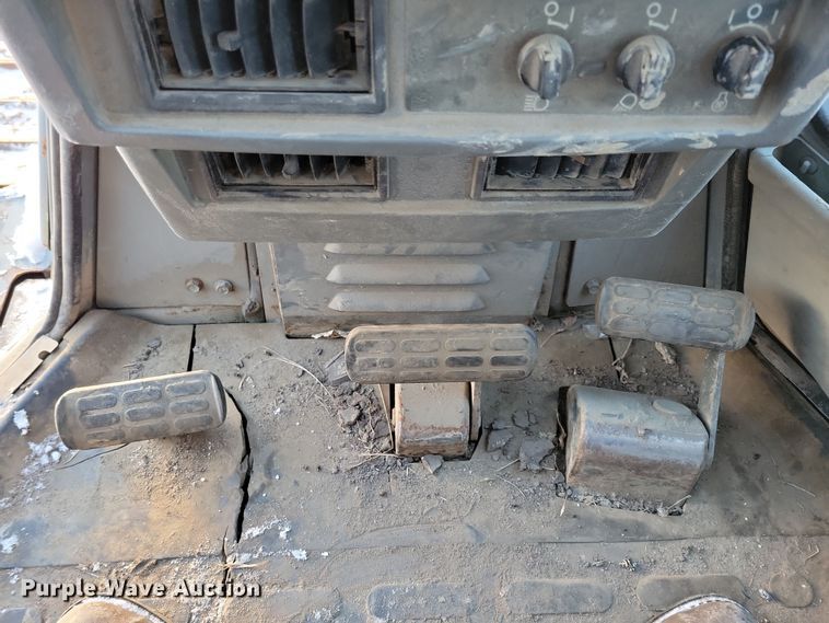 image for item DN3660 1999 Komatsu D65PX-12 dozer