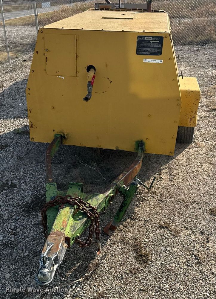 image for item DO0000 1990 Le Roi Dresser air compressor