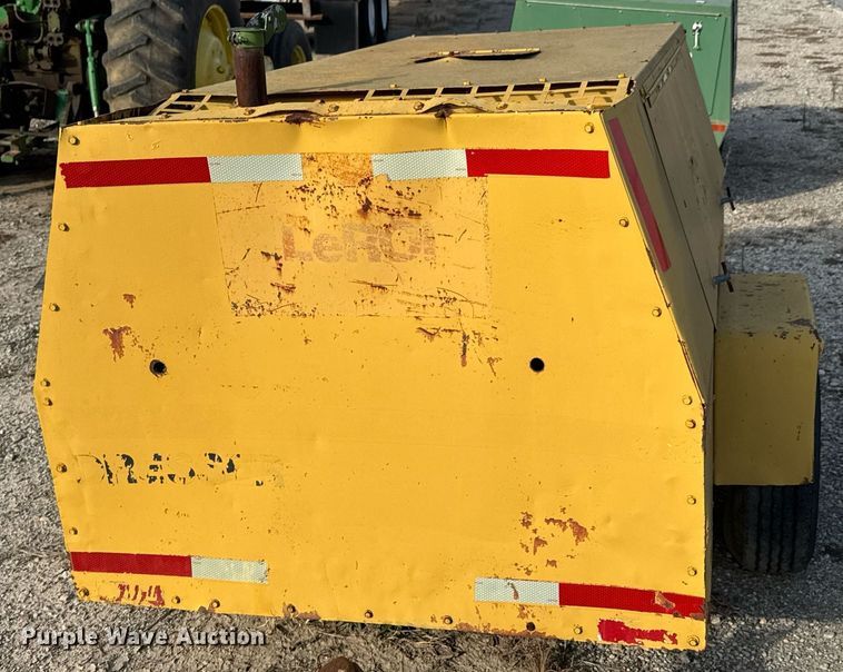 image for item DO0000 1990 Le Roi Dresser air compressor