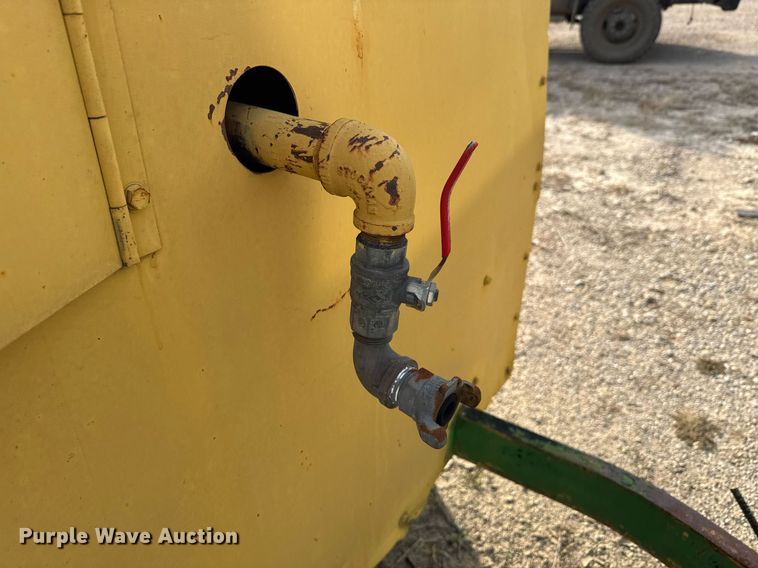 image for item DO0000 1990 Le Roi Dresser air compressor