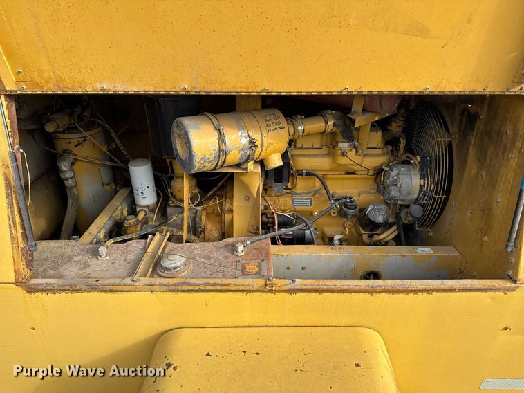 image for item DO0000 1990 Le Roi Dresser air compressor