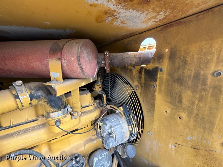 image for item DO0000 1990 Le Roi Dresser air compressor