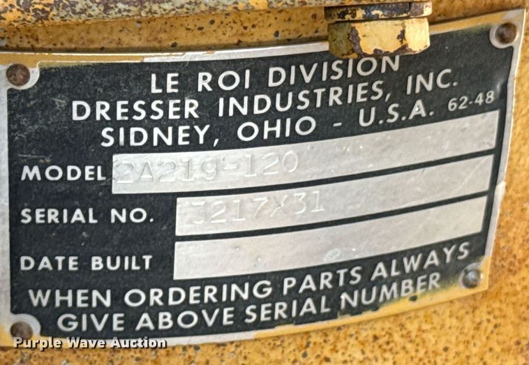 image for item DO0000 1990 Le Roi Dresser air compressor
