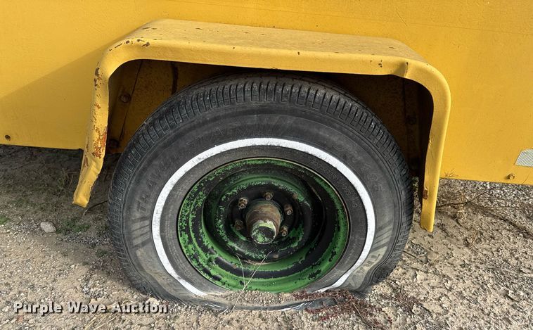 image for item DO0000 1990 Le Roi Dresser air compressor