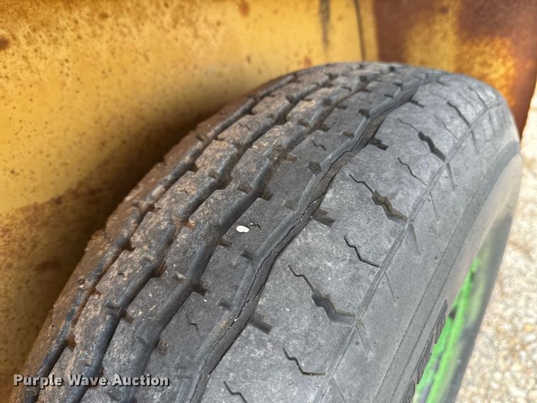 image for item DO0000 1990 Le Roi Dresser air compressor