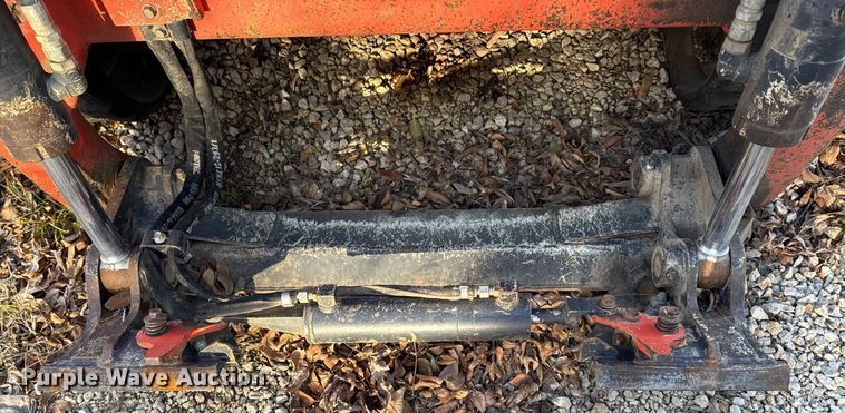 image for item DO0040 Kubota SVL90-2 tracked skid steer loader