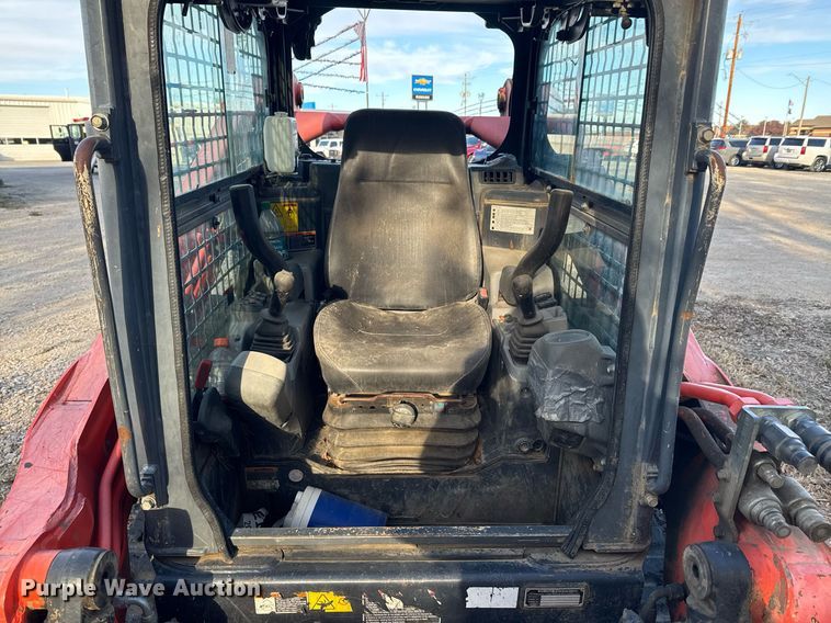 image for item DO0040 Kubota SVL90-2 tracked skid steer loader