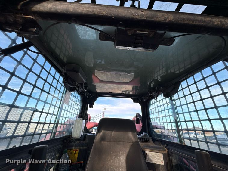 image for item DO0040 Kubota SVL90-2 tracked skid steer loader