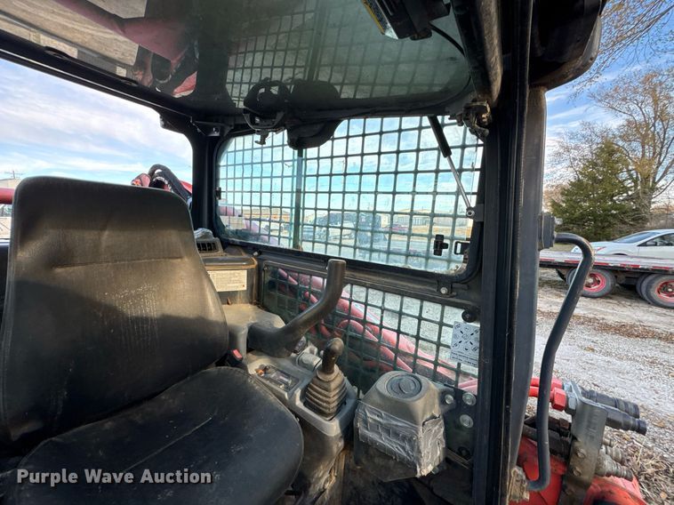 image for item DO0040 Kubota SVL90-2 tracked skid steer loader