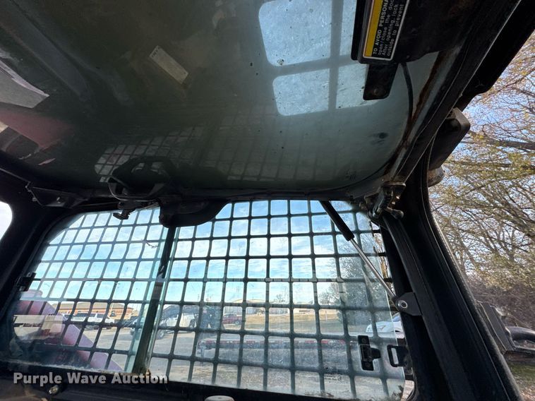 image for item DO0040 Kubota SVL90-2 tracked skid steer loader