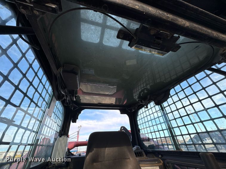 image for item DO0040 Kubota SVL90-2 tracked skid steer loader