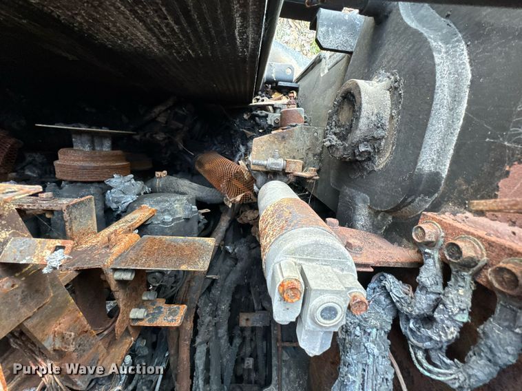 image for item DO0040 Kubota SVL90-2 tracked skid steer loader