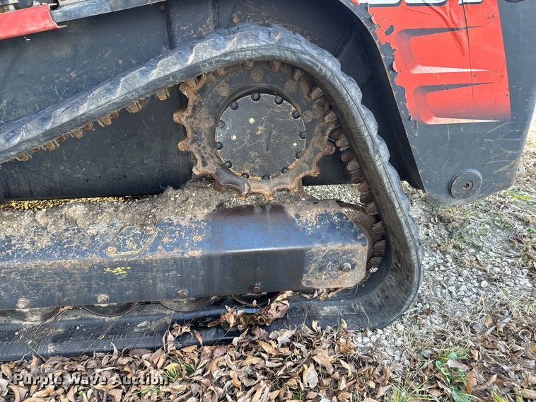 image for item DO0040 Kubota SVL90-2 tracked skid steer loader