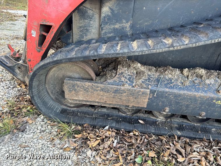 image for item DO0040 Kubota SVL90-2 tracked skid steer loader