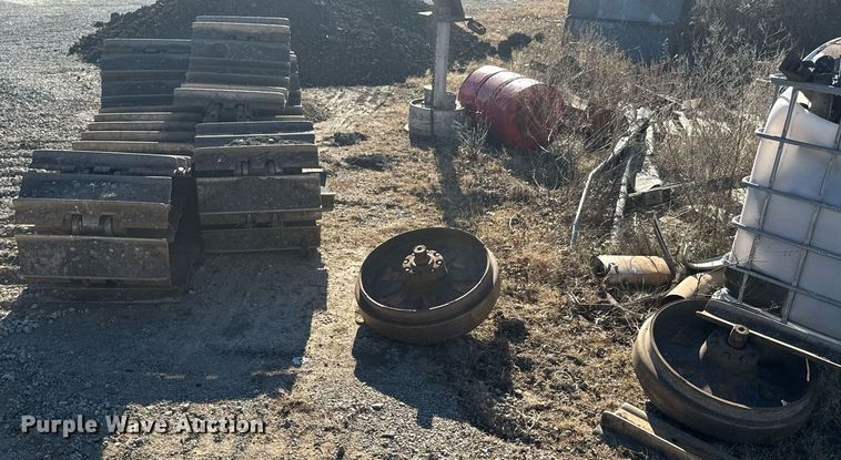 image for item DO0046 Dozer tracks