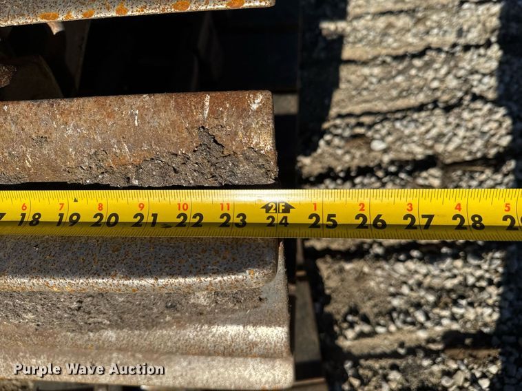 image for item DO0046 Dozer tracks