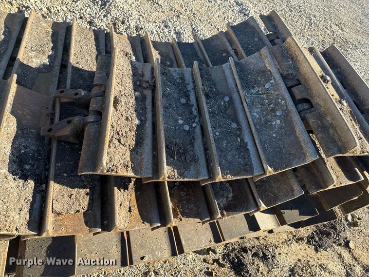 image for item DO0046 Dozer tracks