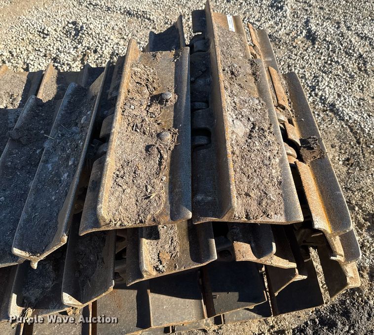 image for item DO0046 Dozer tracks