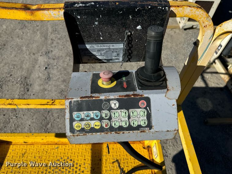 image for item DO0459 2003 Haulotte 3368RT scissor lift