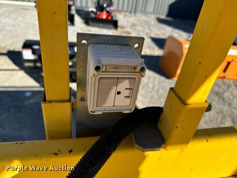 image for item DO0459 2003 Haulotte 3368RT scissor lift