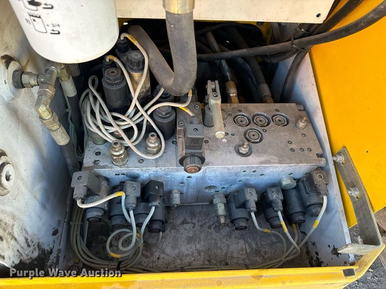 image for item DO0459 2003 Haulotte 3368RT scissor lift