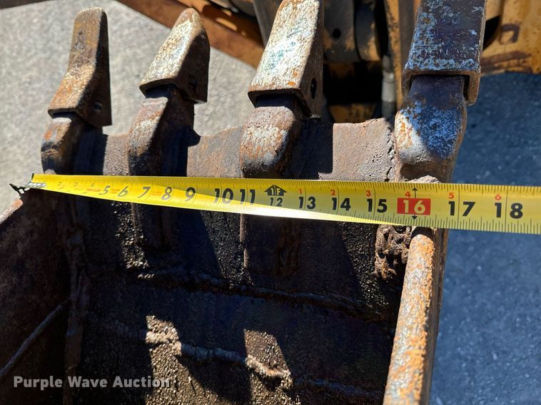 image for item DO0513 1988 Case 580K backhoe