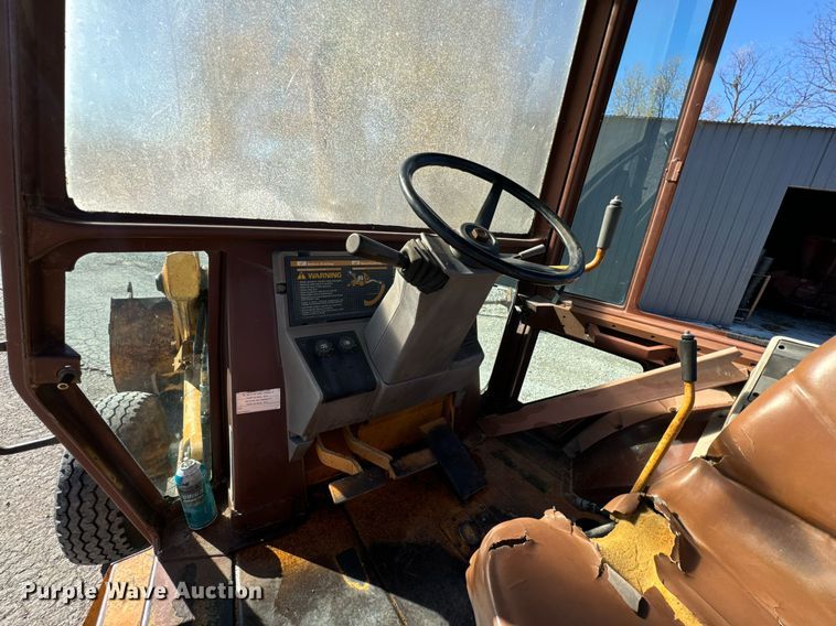 image for item DO0513 1988 Case 580K backhoe