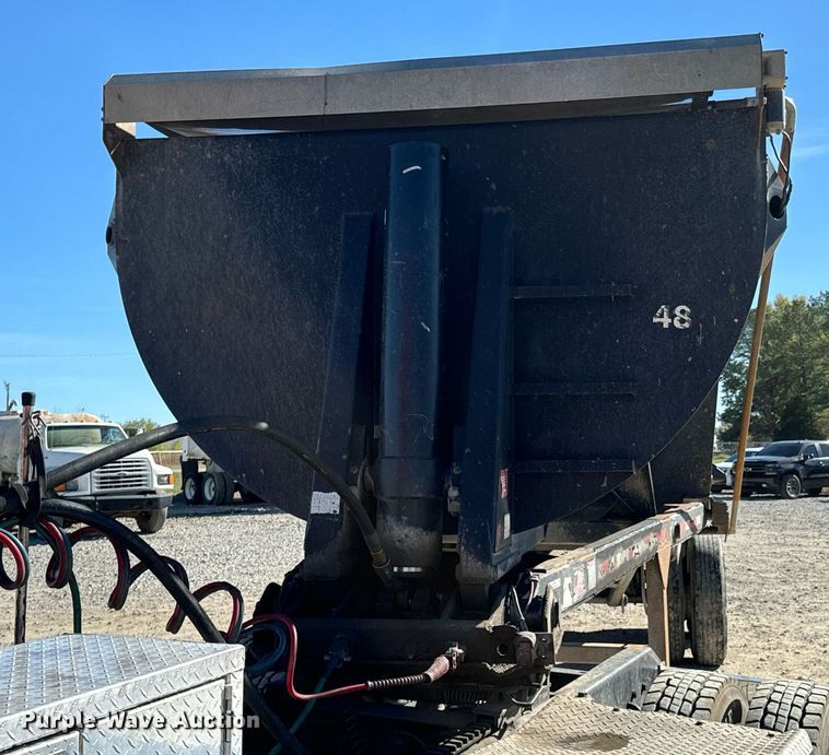 image for item DO0524 2005 Independent 2802-DE end dump trailer