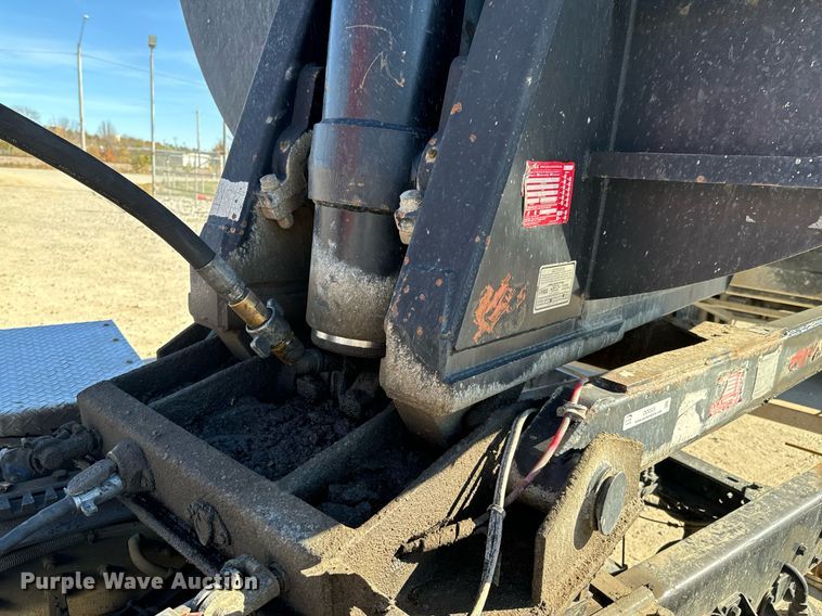 image for item DO0524 2005 Independent 2802-DE end dump trailer