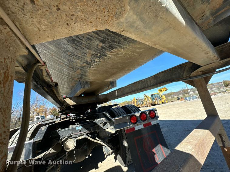 image for item DO0524 2005 Independent 2802-DE end dump trailer