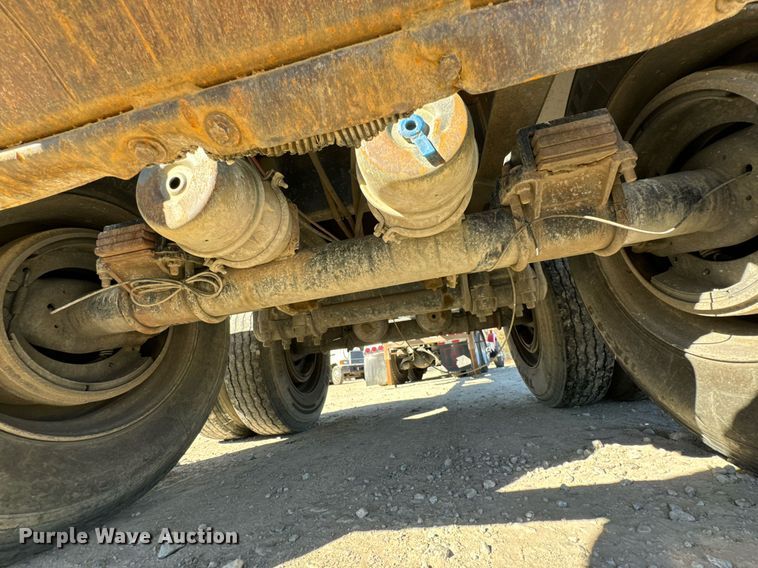 image for item DO0524 2005 Independent 2802-DE end dump trailer