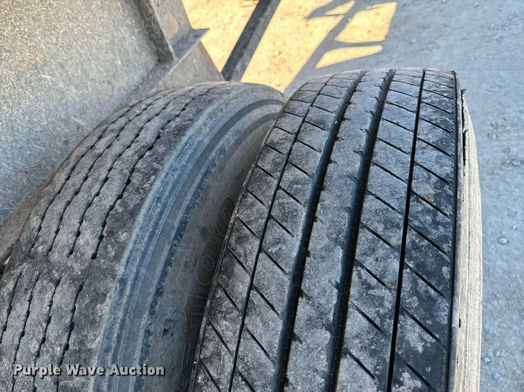 image for item DO0524 2005 Independent 2802-DE end dump trailer