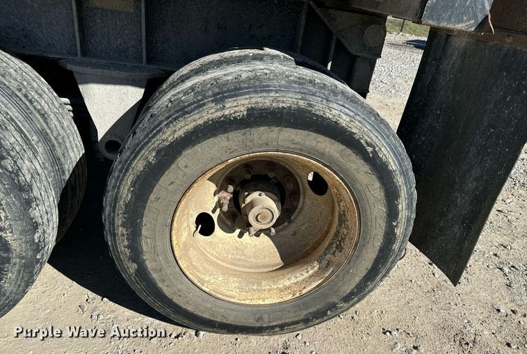 image for item DO0524 2005 Independent 2802-DE end dump trailer