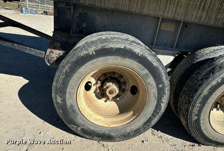 image for item DO0524 2005 Independent 2802-DE end dump trailer