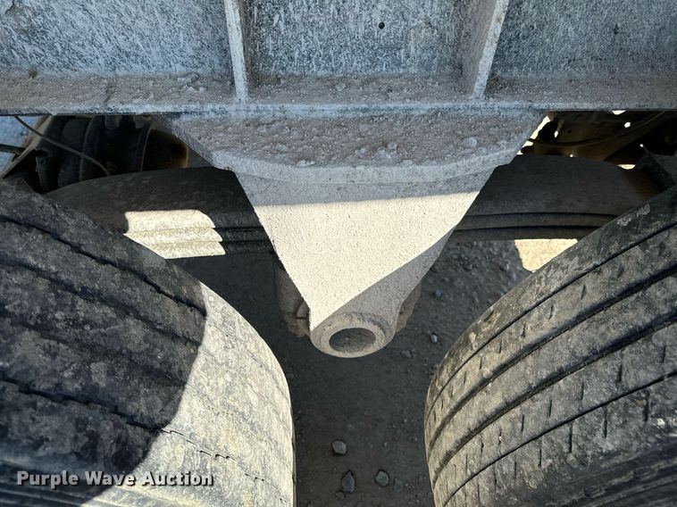 image for item DO0524 2005 Independent 2802-DE end dump trailer