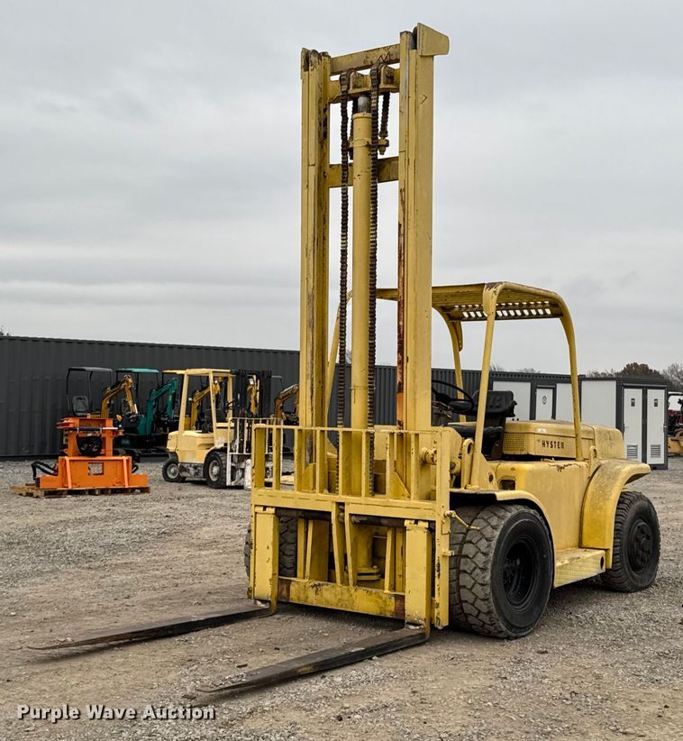 image for item DO0561 1971 Hyster H150F forklift