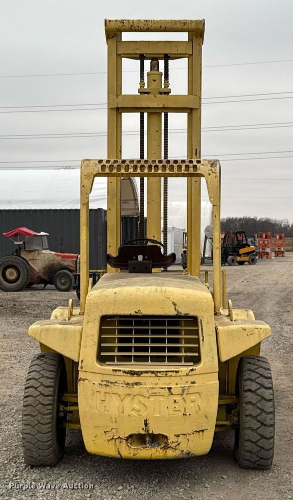 image for item DO0561 1971 Hyster H150F forklift