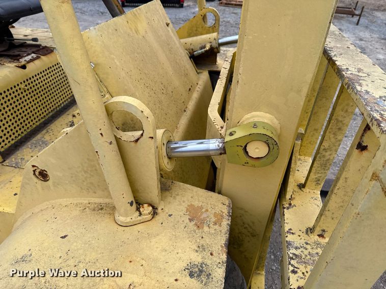 image for item DO0561 1971 Hyster H150F forklift