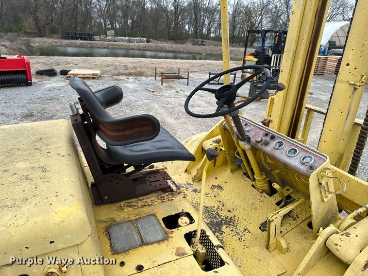 image for item DO0561 1971 Hyster H150F forklift