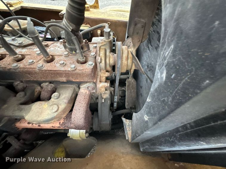 image for item DO0561 1971 Hyster H150F forklift