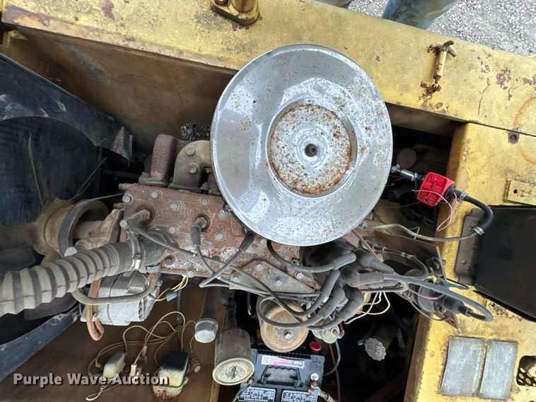 image for item DO0561 1971 Hyster H150F forklift