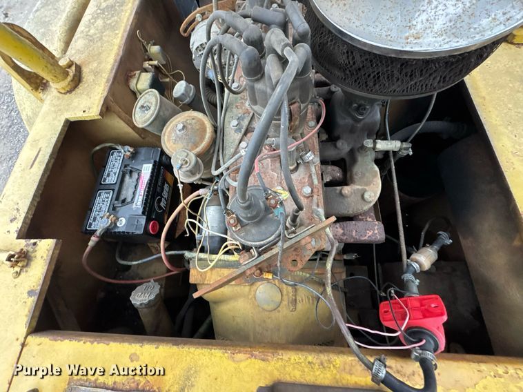 image for item DO0561 1971 Hyster H150F forklift