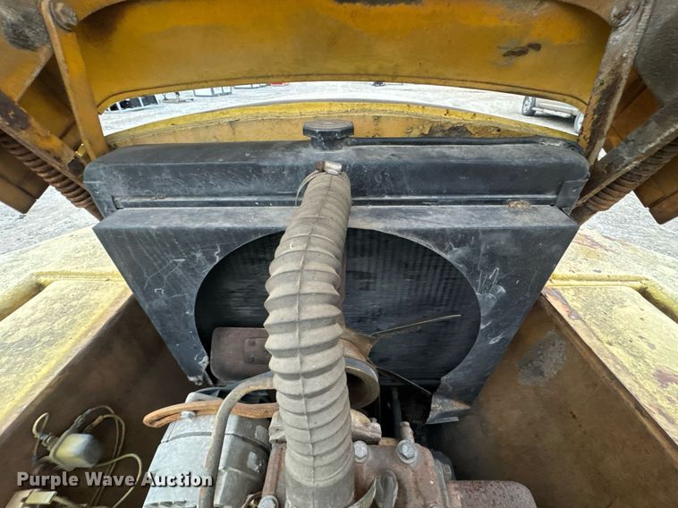 image for item DO0561 1971 Hyster H150F forklift