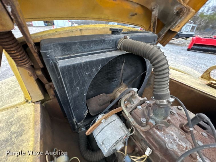 image for item DO0561 1971 Hyster H150F forklift